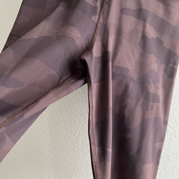 Alo Yoga High Waist Brown Camo Vapor Leggings Cocoa - Picture 3 of 12